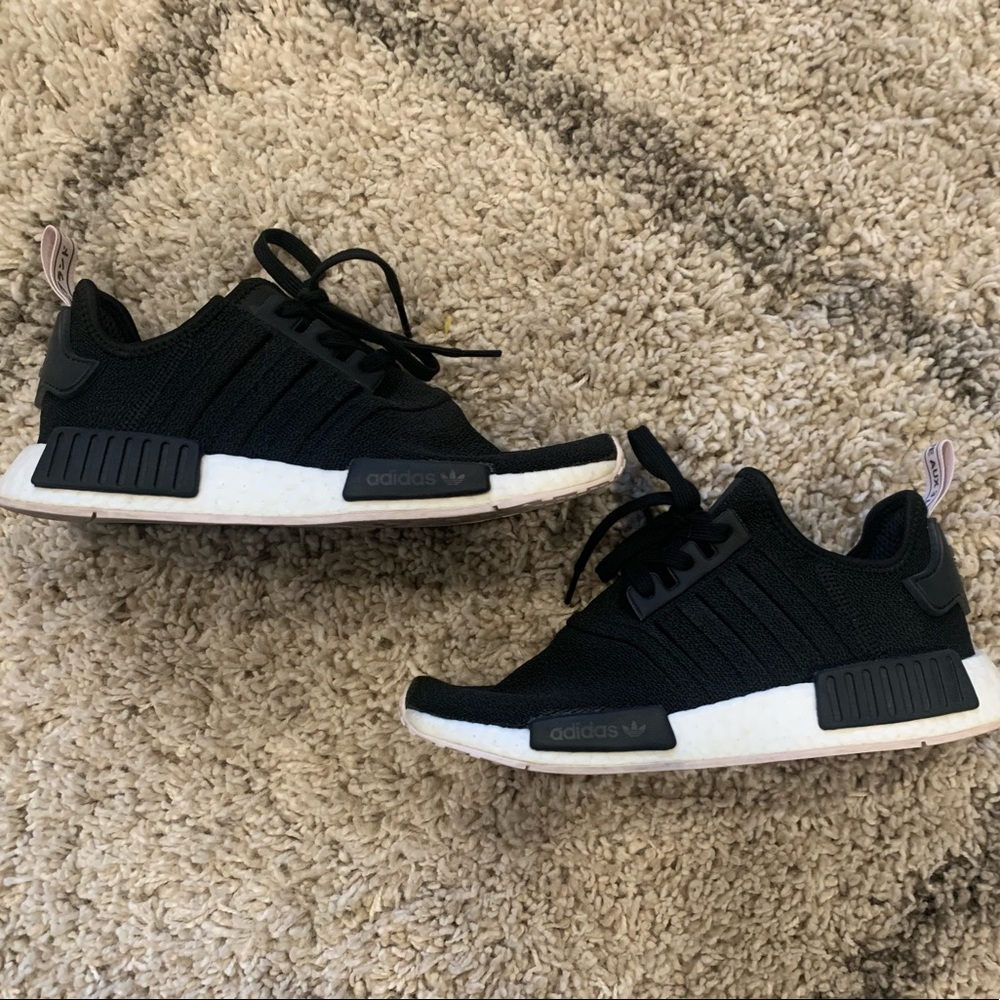 Adidas NMD R1 Black & Orchid